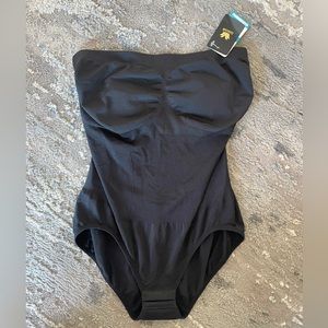 BNWTS Shape-wear Warcoal B-Smooth